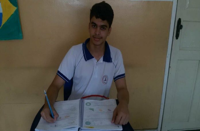 ESTUDANTE
